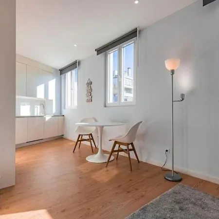 Monteverde Iv By Innkeeper Лісабон