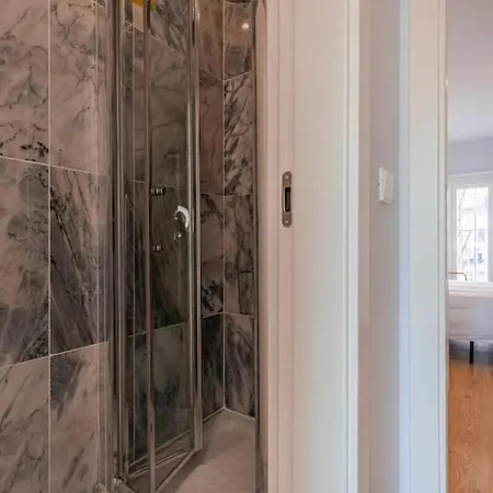 Monteverde Iv By Innkeeper Лісабон